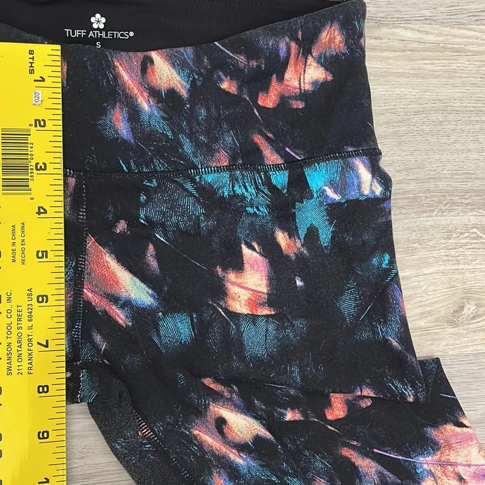 Tuff Athletics Black with Colorful Leaf Print Stretchy Cropped Leggings Size S